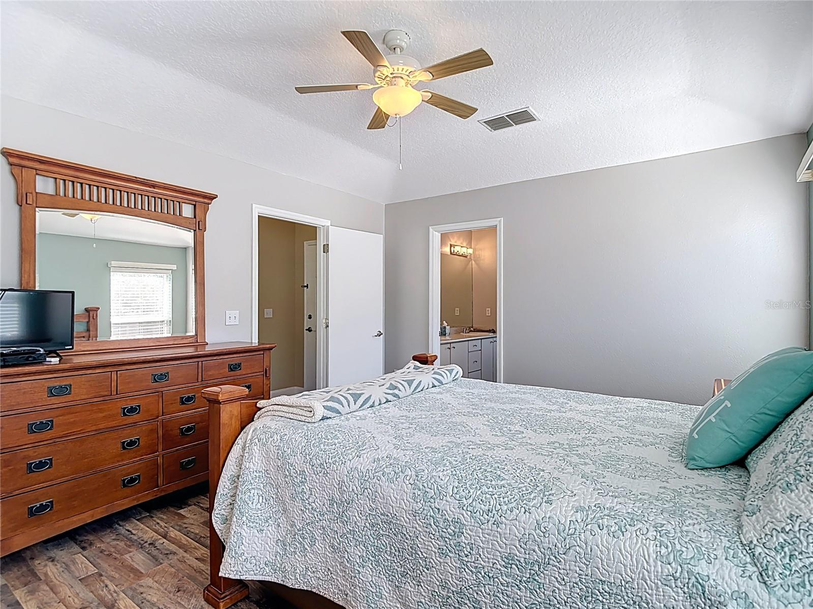 11205 COREY PAVIN LN, SAN ANTONIO, FL — photo 40
