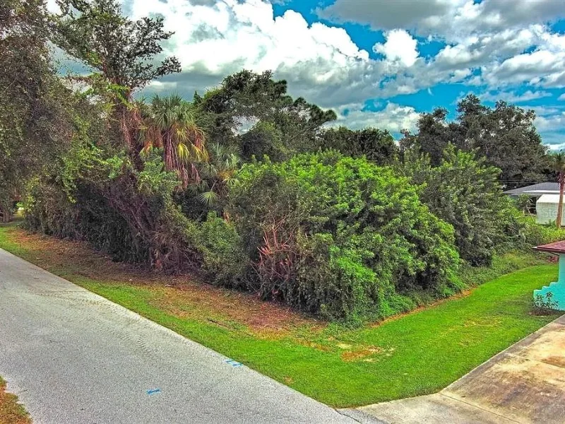 21511 CARLETON AVE, PORT CHARLOTTE, FL