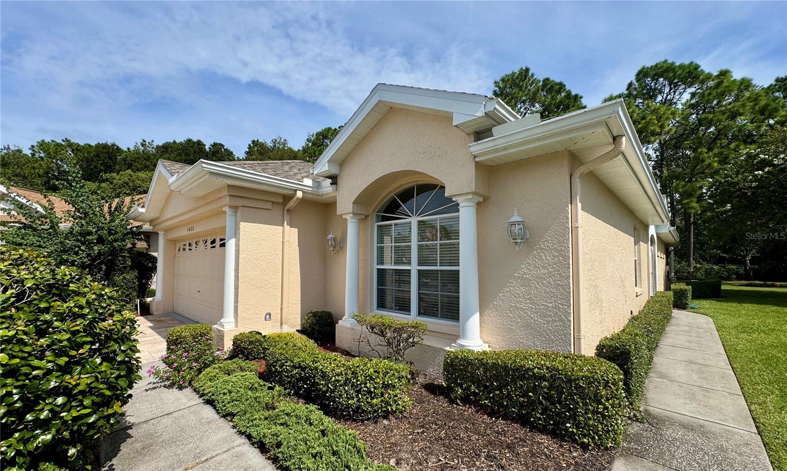5688 LEGEND HILLS LN, SPRING HILL, FL — photo 2