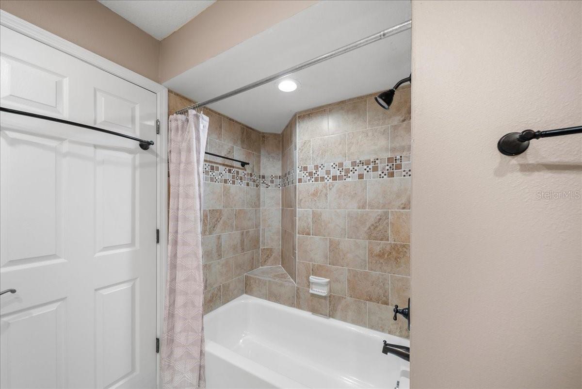 4321 PRESIDENTIAL AVENUE CIR E, BRADENTON, FL — photo 17