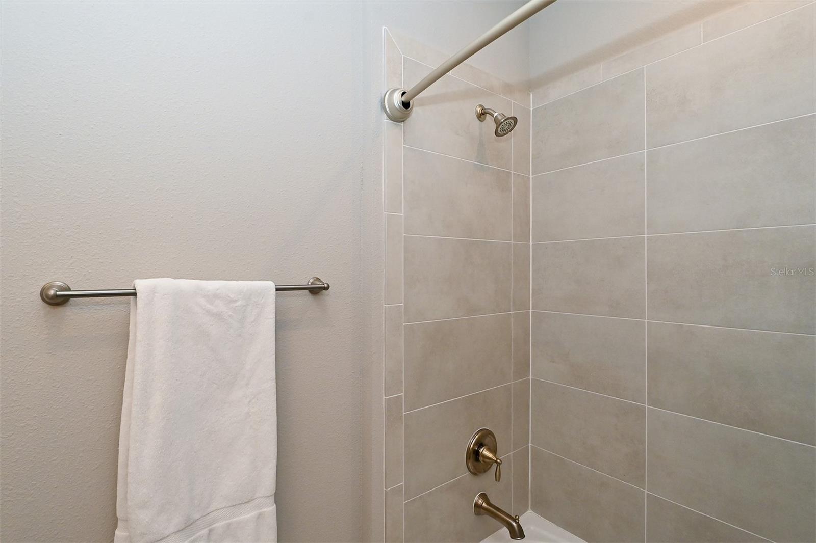 5560 CANNES CIR #3-106, SARASOTA, FL — photo 33