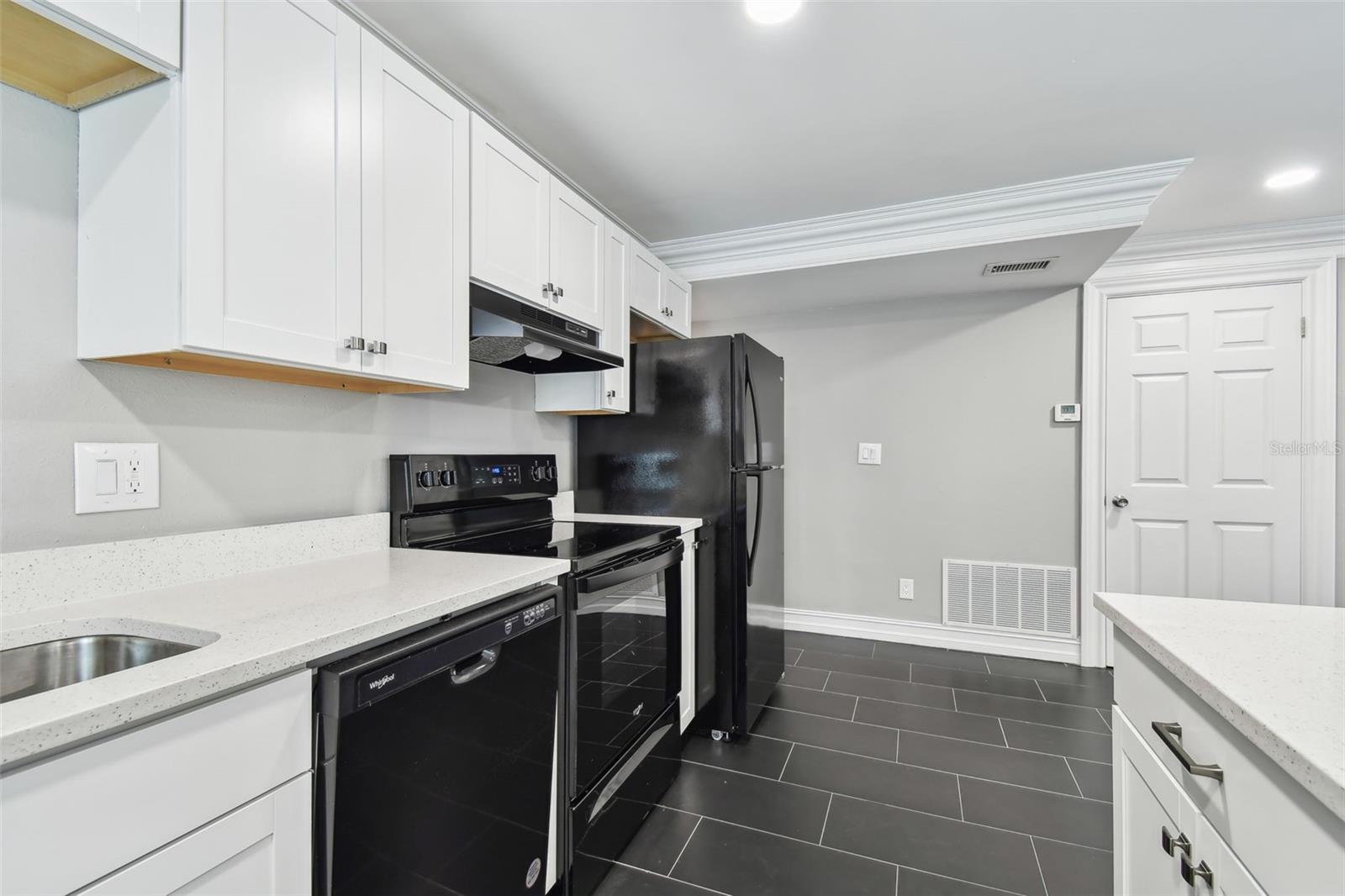 2942 W BAY DR #33, BELLEAIR BLUFFS, FL — photo 17
