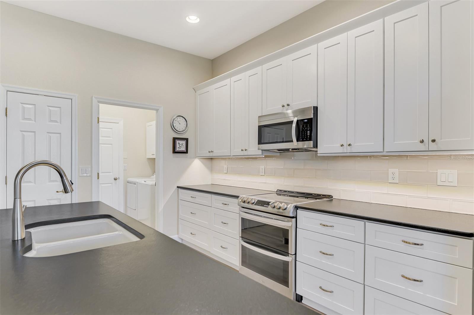 13384 GOLF POINTE DR, PORT CHARLOTTE, FL — photo 15