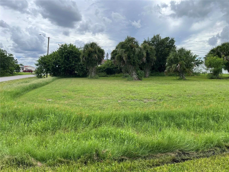 401 GARFIELD AVE NW, PORT CHARLOTTE, FL