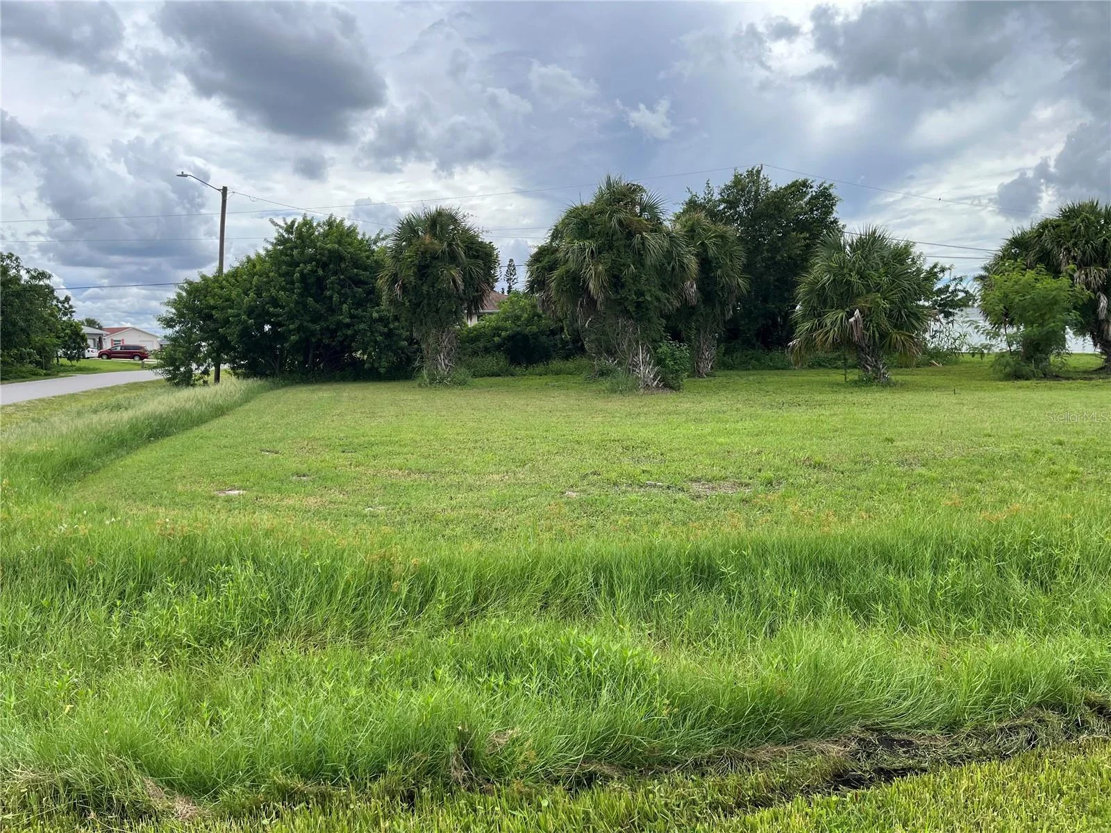 401 GARFIELD AVE NW, PORT CHARLOTTE, FL — photo 2