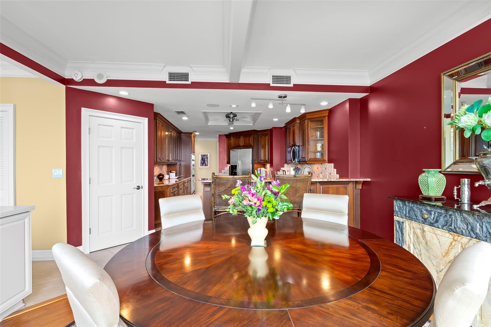 1 BEACH DR SE #2206, ST PETERSBURG, FL — photo 27