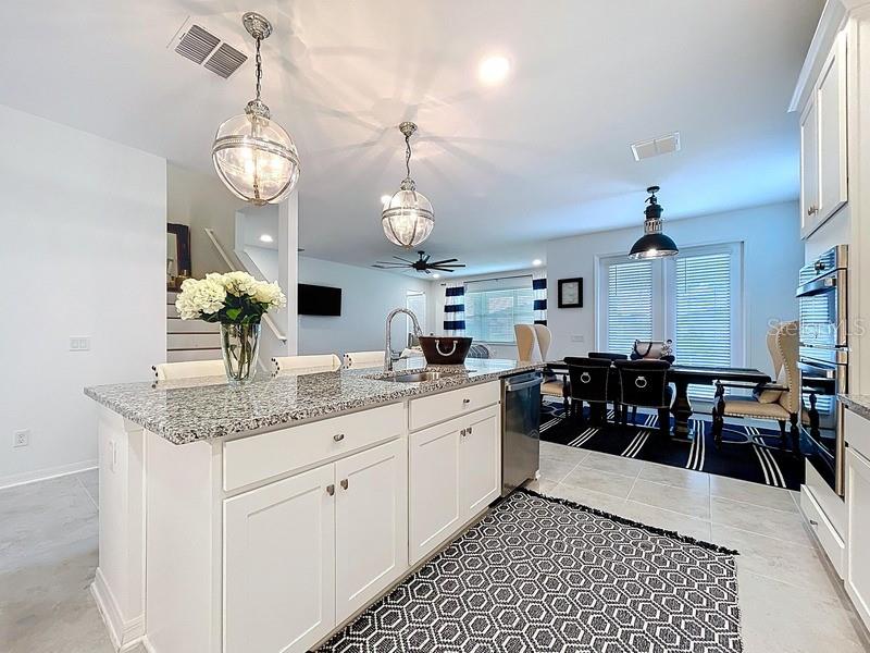 2450 SUNNY PEBBLE LOOP, ZEPHYRHILLS, FL — photo 12