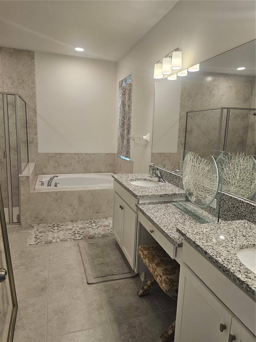 2450 SUNNY PEBBLE LOOP, ZEPHYRHILLS, FL — photo 32