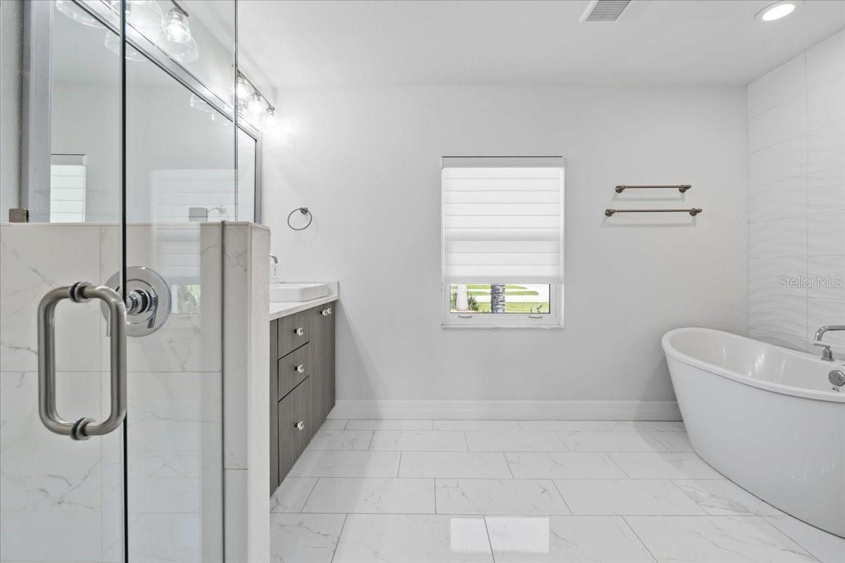 2415 W PRICE BLVD, NORTH PORT, FL — photo 40