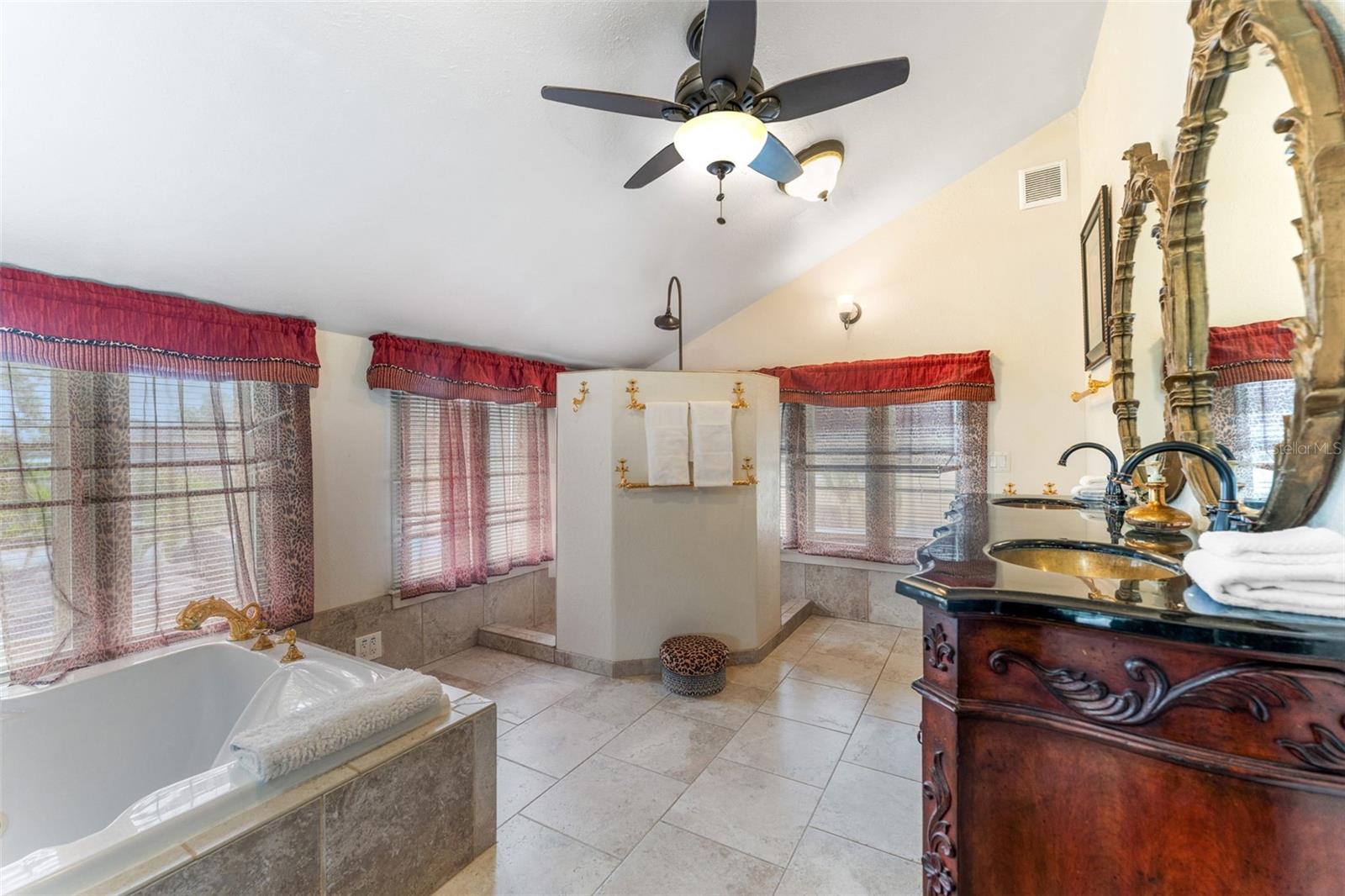 1500 MAPLE ST, CLEARWATER, FL — photo 31