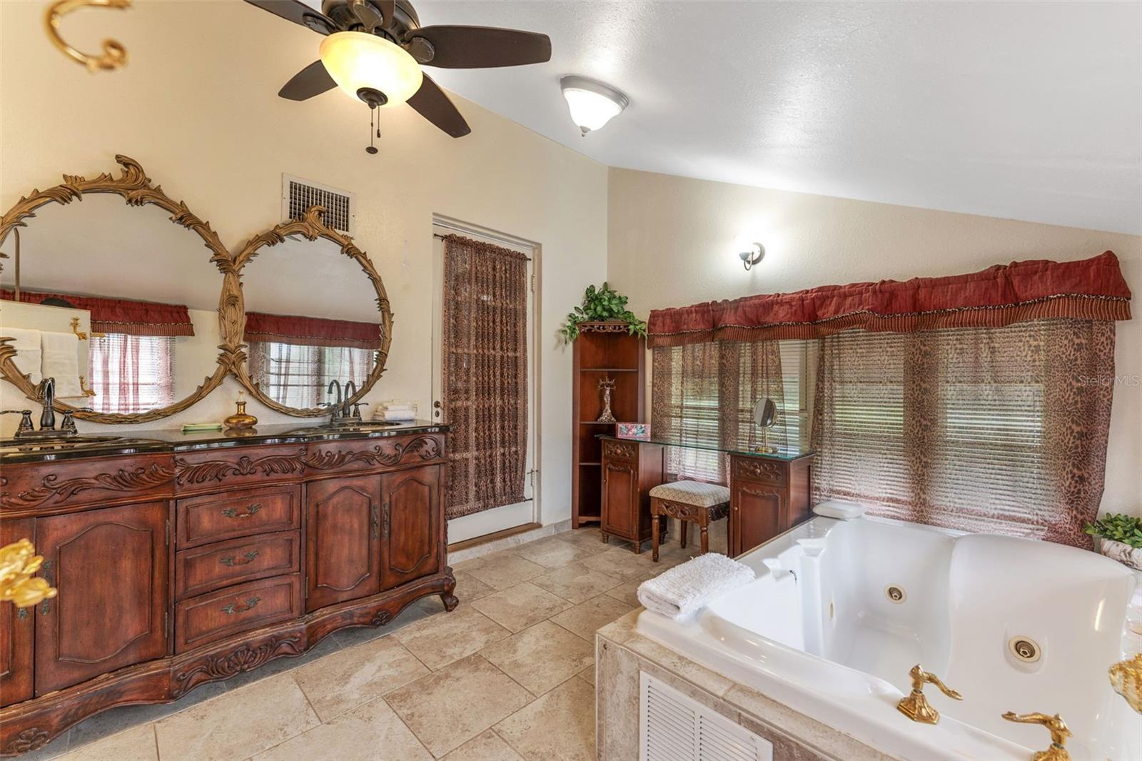 1500 MAPLE ST, CLEARWATER, FL — photo 32