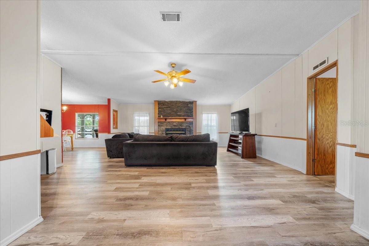 10865 SE TIMUCUAN RD, SUMMERFIELD, FL — photo 7