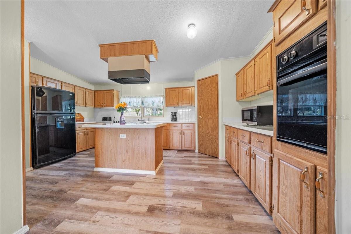 10865 SE TIMUCUAN RD, SUMMERFIELD, FL — photo 15