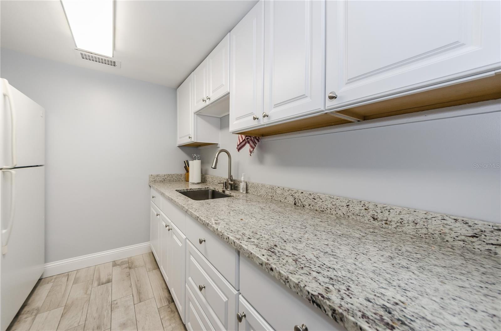 31 ISLAND WAY #408, CLEARWATER BEACH, FL — photo 87