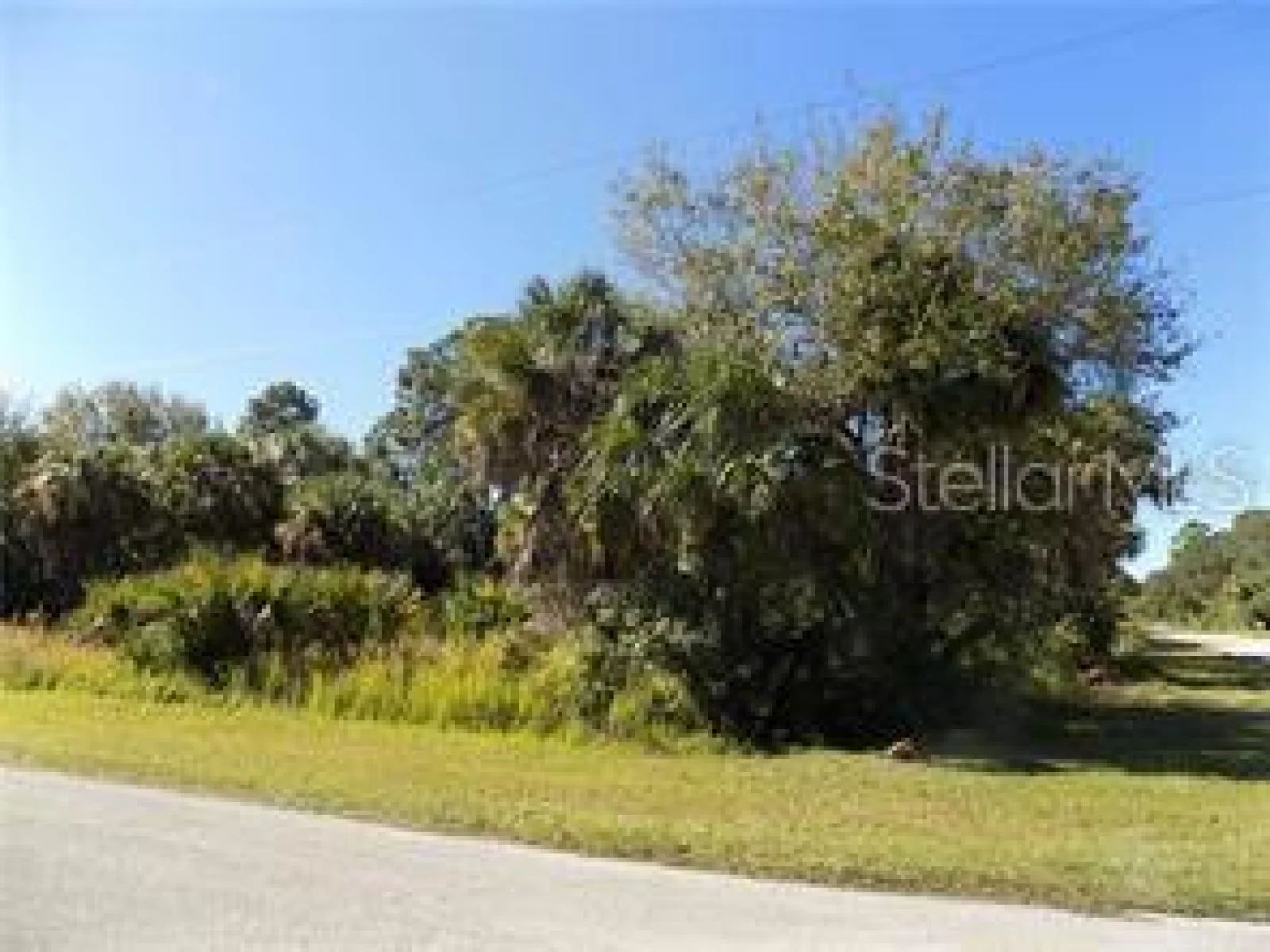 18105 ROBINSON AVE, PORT CHARLOTTE, FL — photo 4
