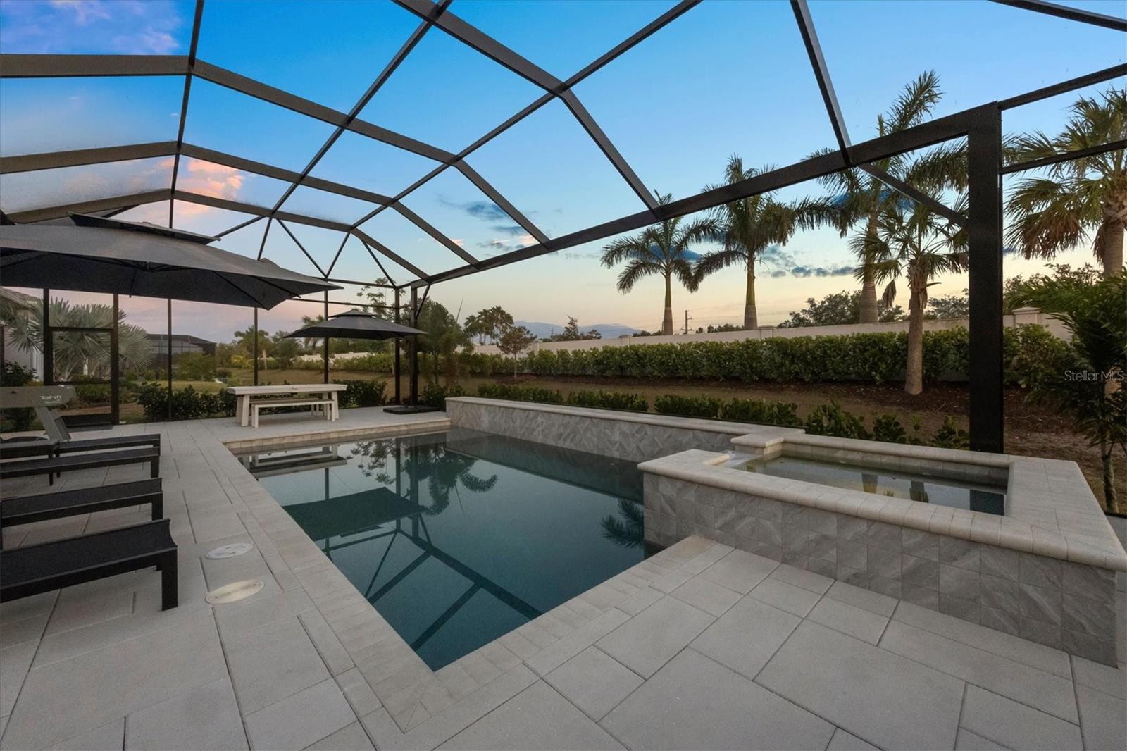 8195 REDONDA LOOP, LAKEWOOD RANCH, FL — photo 38
