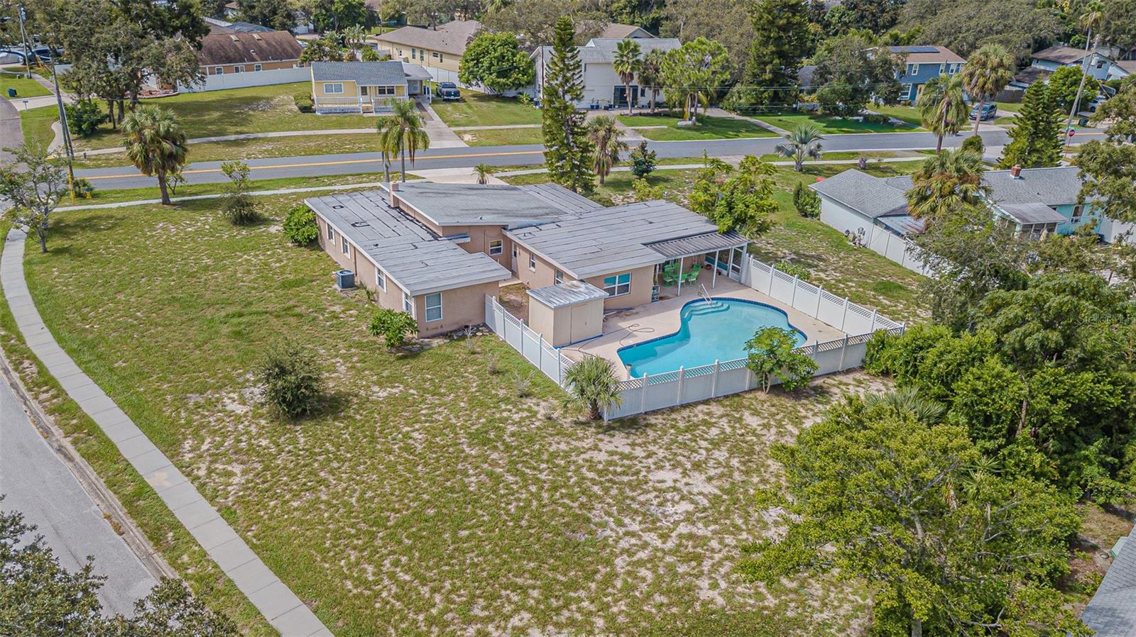 912 RIVERSIDE DR, TARPON SPRINGS, FL — photo 3