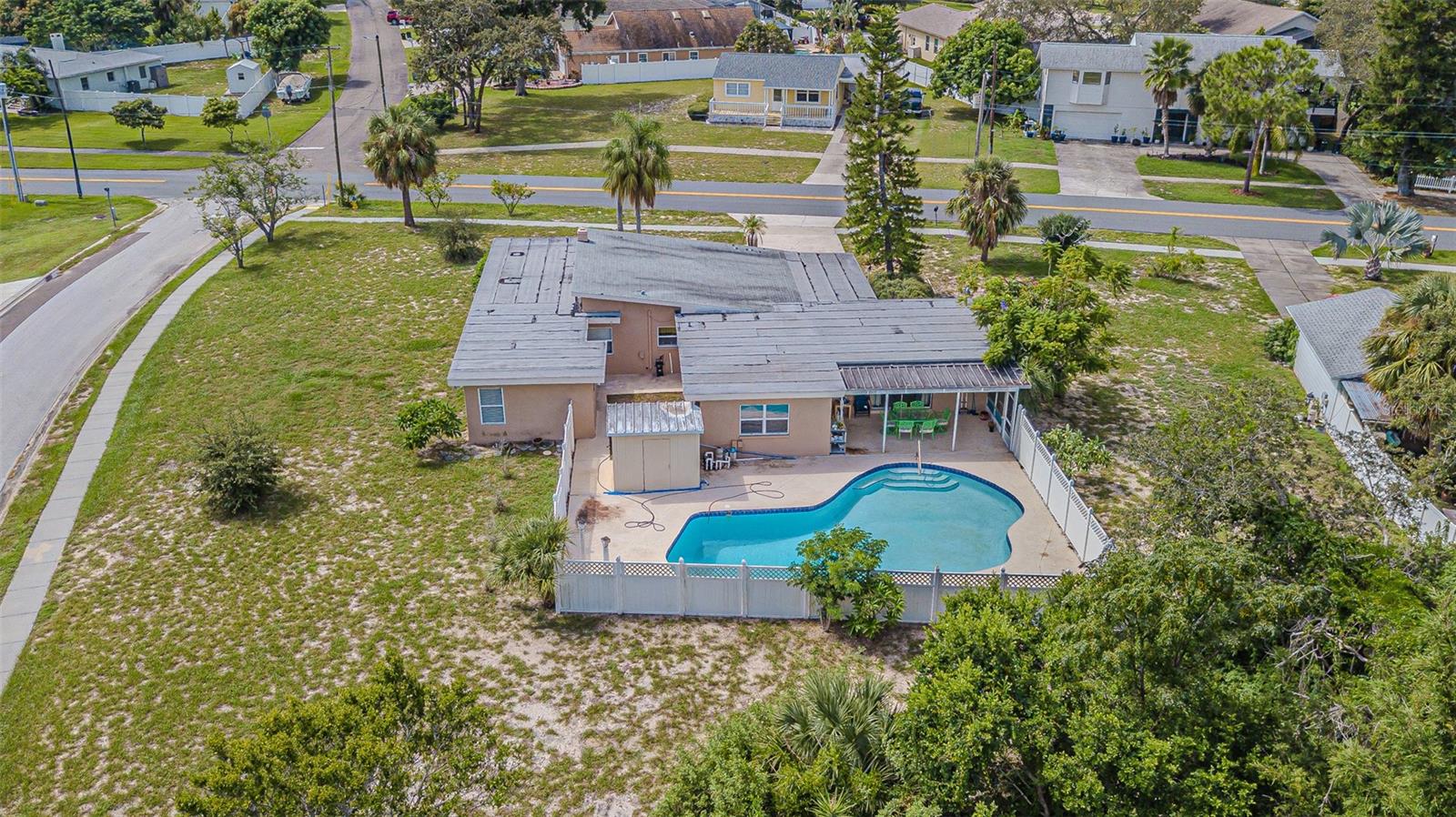912 RIVERSIDE DR, TARPON SPRINGS, FL — photo 5