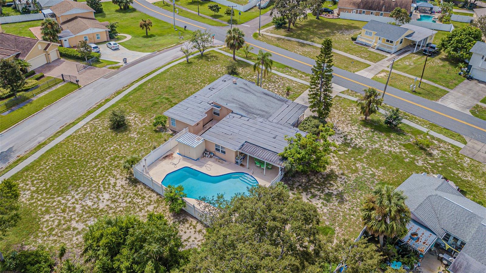 912 RIVERSIDE DR, TARPON SPRINGS, FL — photo 6