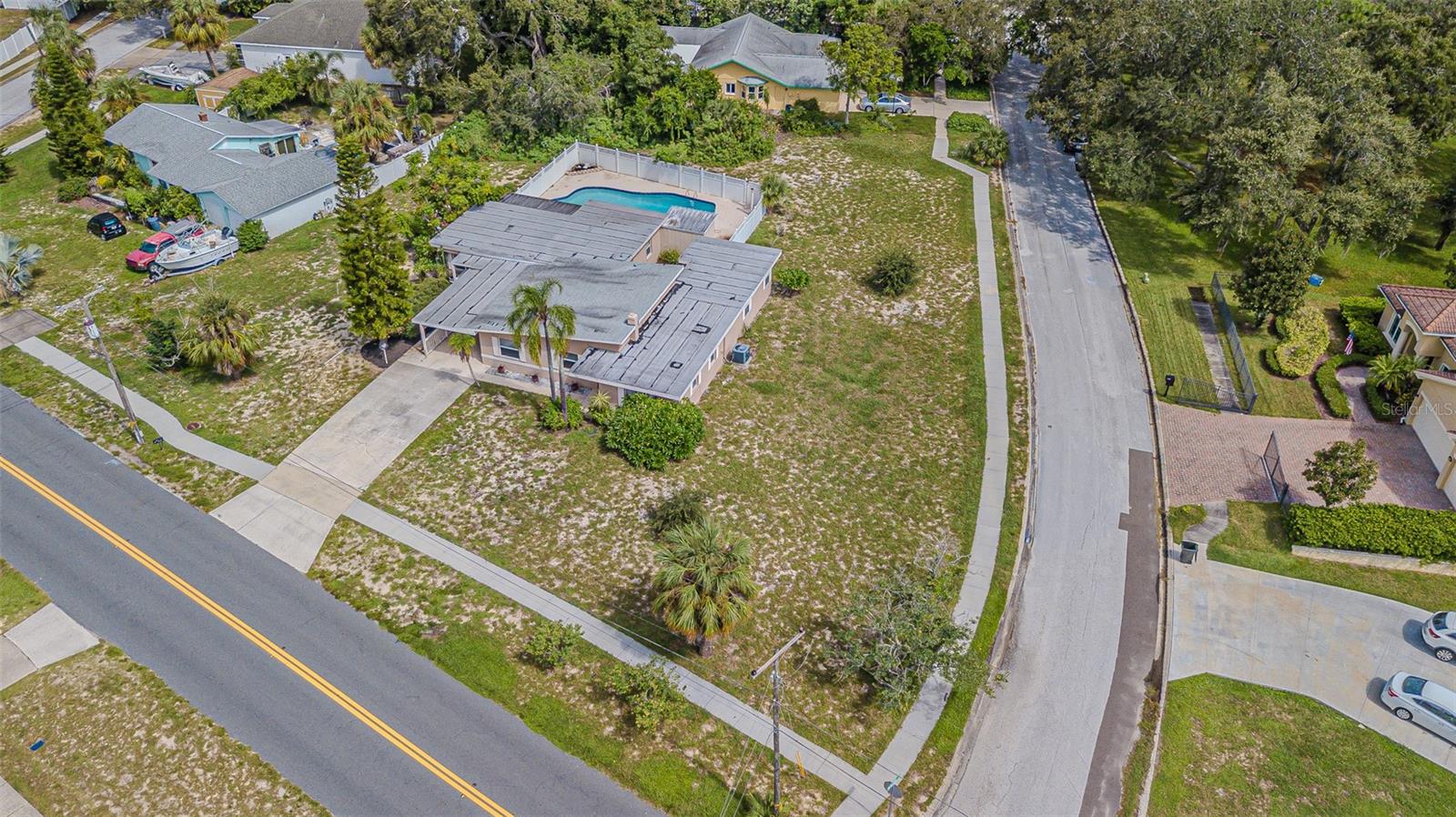 912 RIVERSIDE DR, TARPON SPRINGS, FL — photo 8