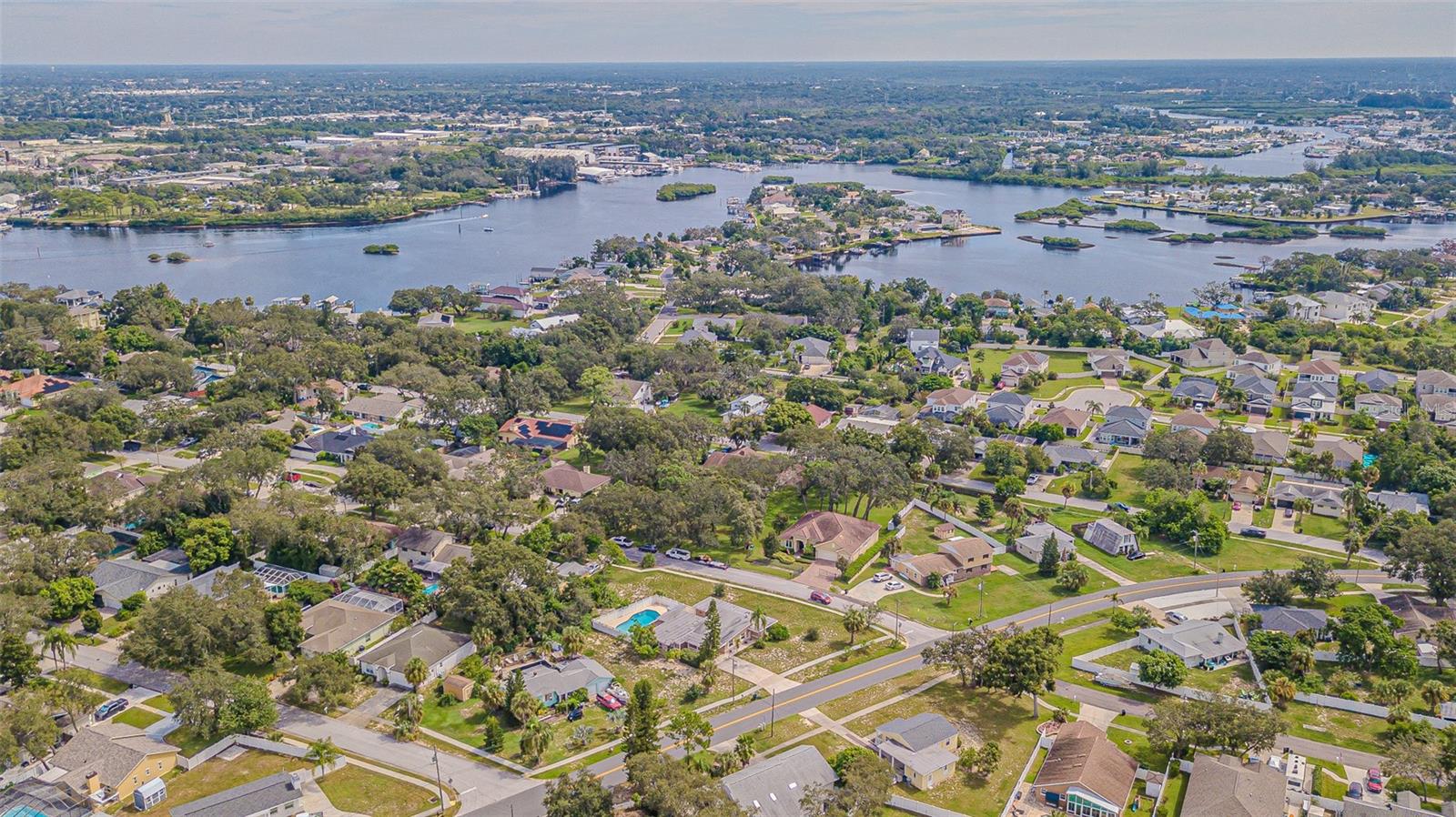912 RIVERSIDE DR, TARPON SPRINGS, FL — photo 9