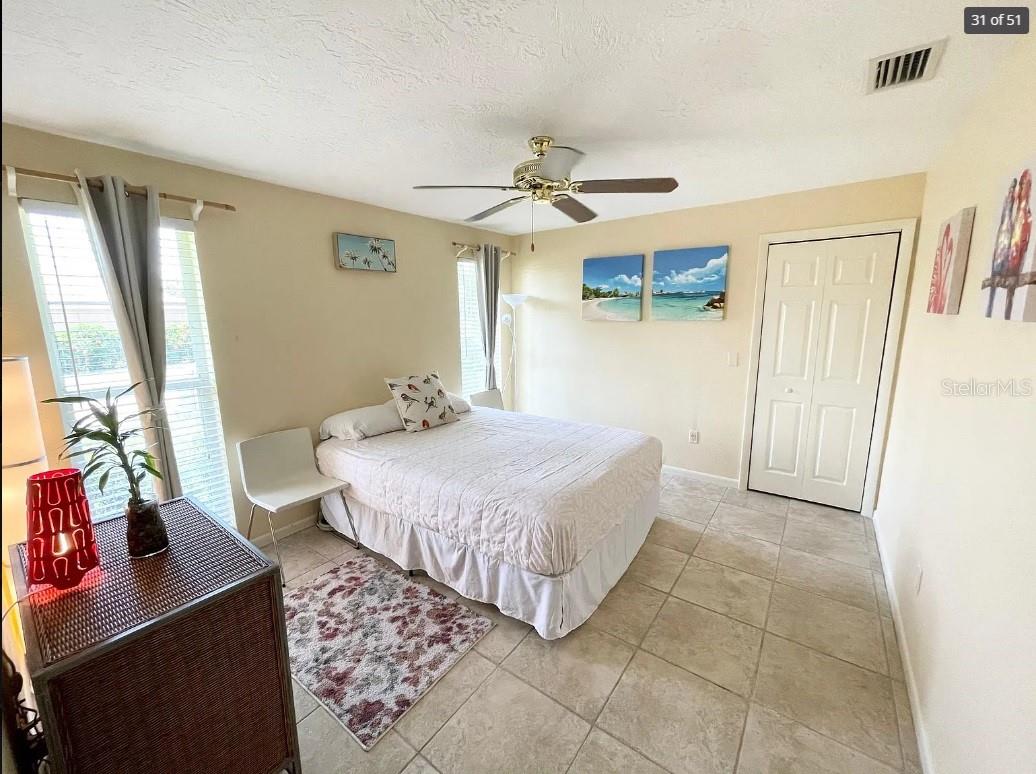 2001 HAWAII AVE NE, ST PETERSBURG, FL — photo 32