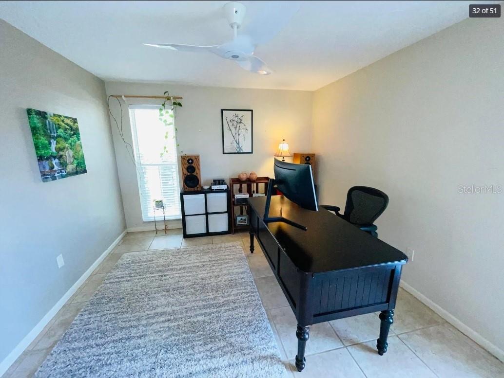 2001 HAWAII AVE NE, ST PETERSBURG, FL — photo 33