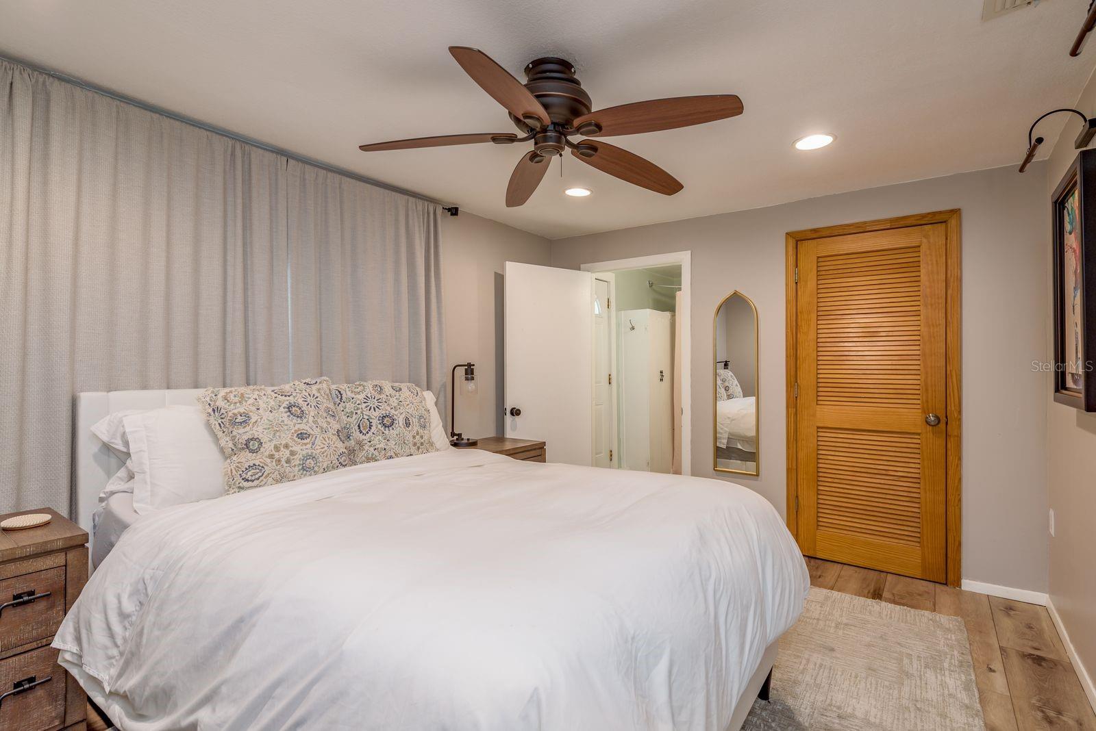 1880 N WASHINGTON AVE, CLEARWATER, FL — photo 44