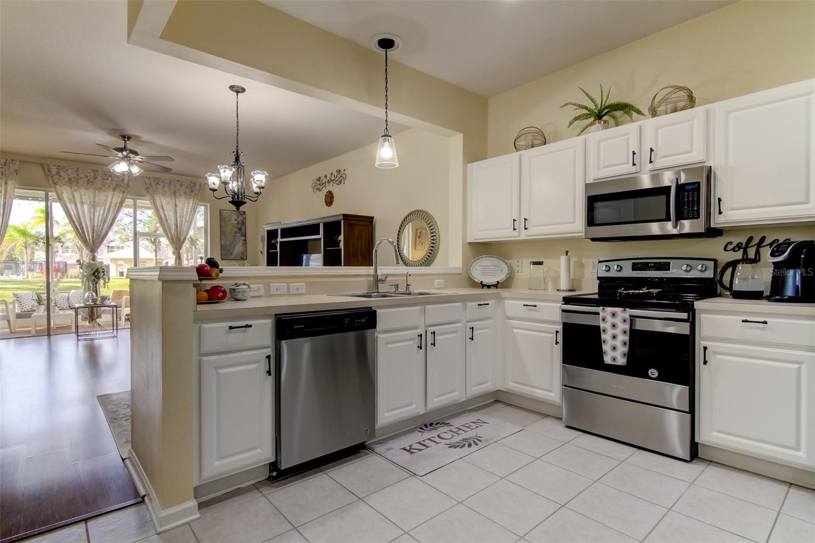 26642 CASTLEVIEW WAY, WESLEY CHAPEL, FL — photo 10