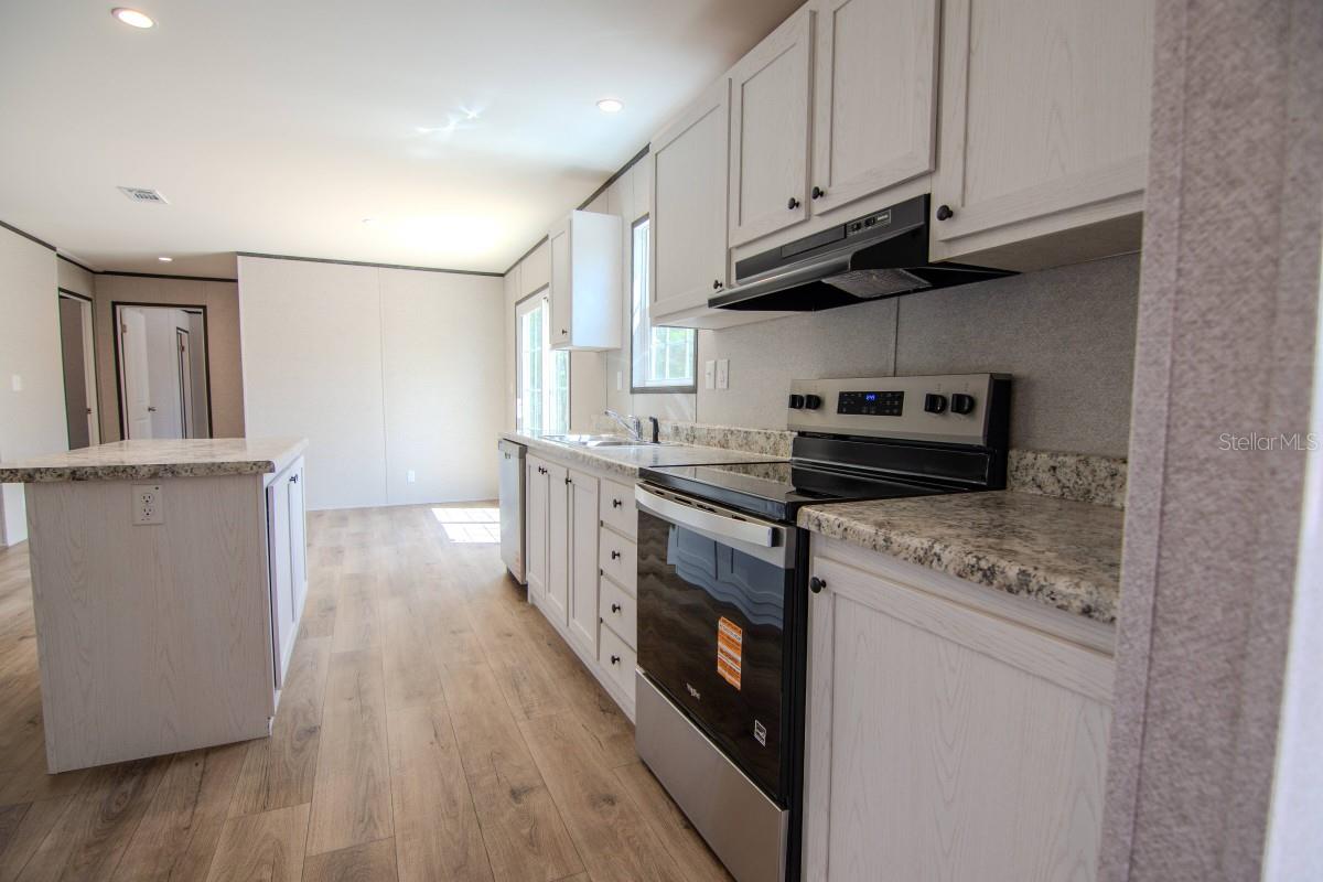 192 FREEDOM DR, FROSTPROOF, FL — photo 13