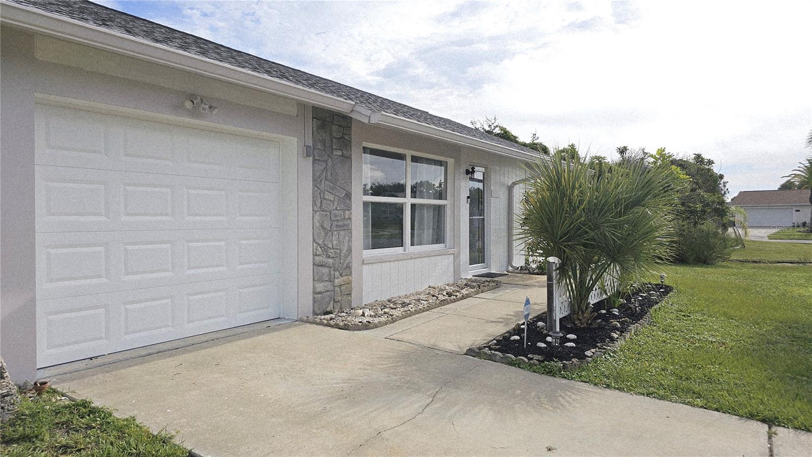 13398 BALLON AVE, PORT CHARLOTTE, FL — photo 2