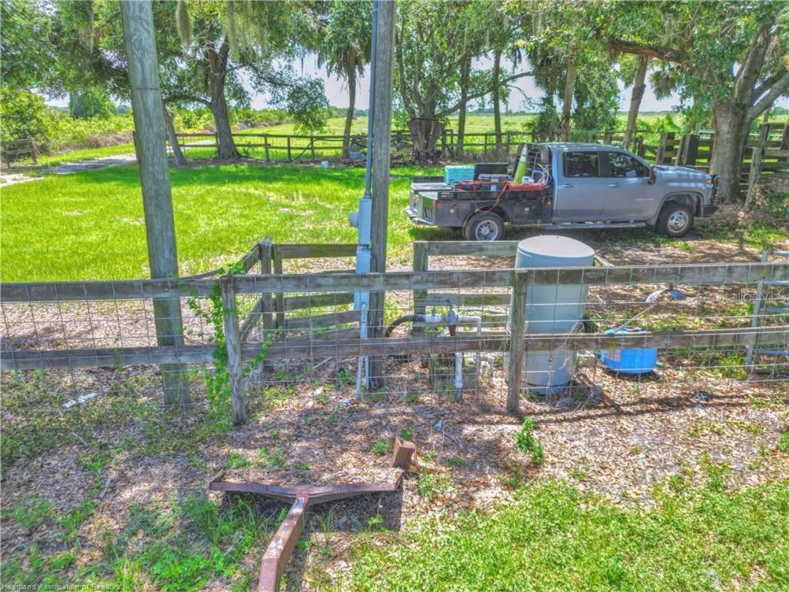 8495 COUNTY ROAD 621, LORIDA, FL — photo 41