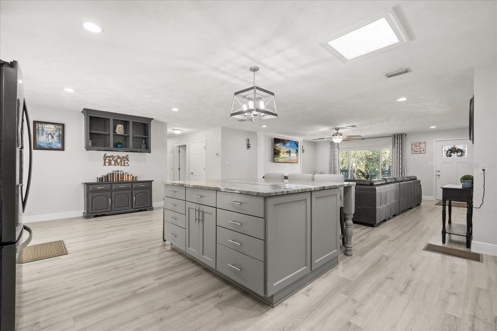 1210 E CAROLINE ST, TAVARES, FL — photo 25