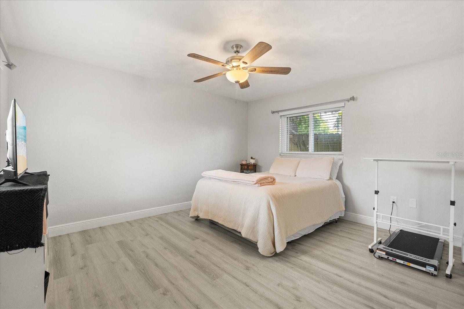 1210 E CAROLINE ST, TAVARES, FL — photo 59