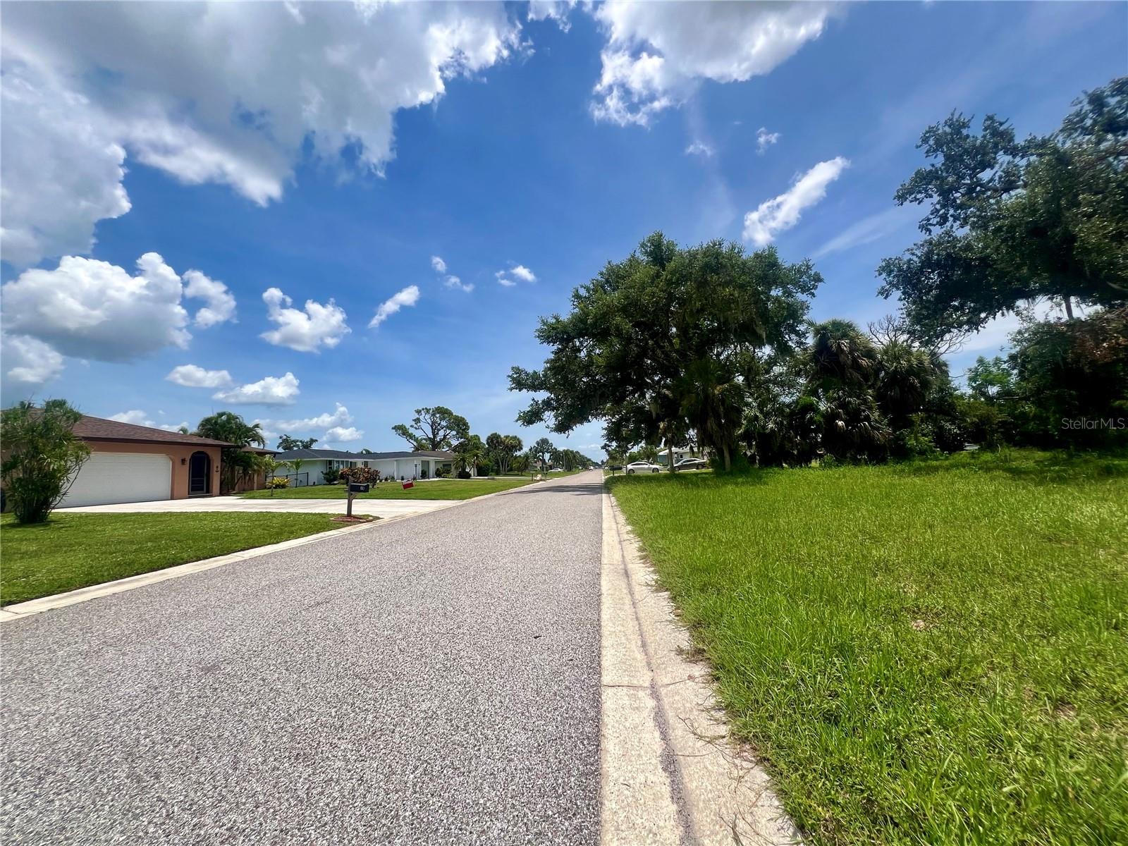 25 OAKLAND HILLS PL, ROTONDA WEST, FL — photo 3