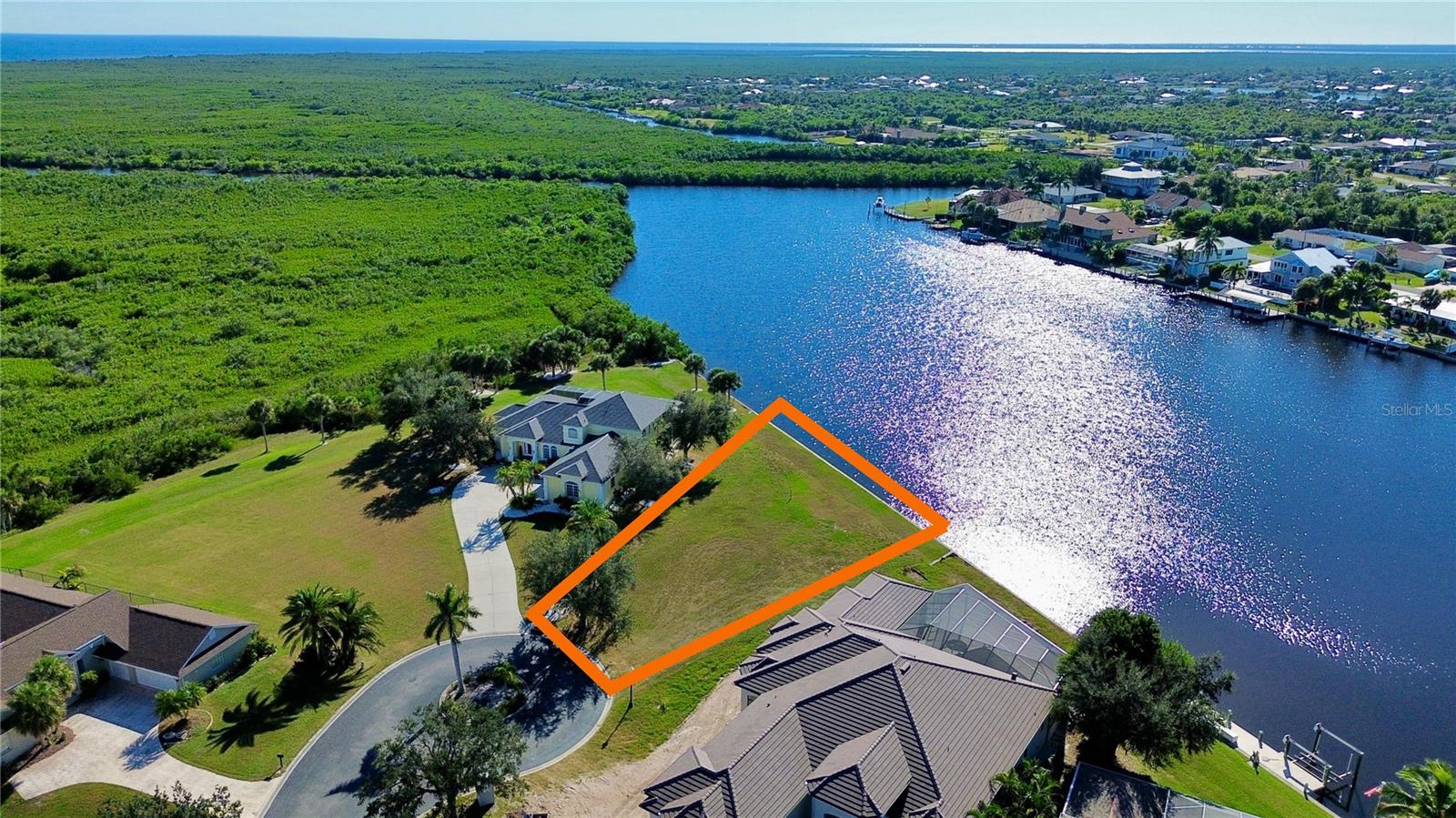 4361 POINT CT, PORT CHARLOTTE, FL — photo 2