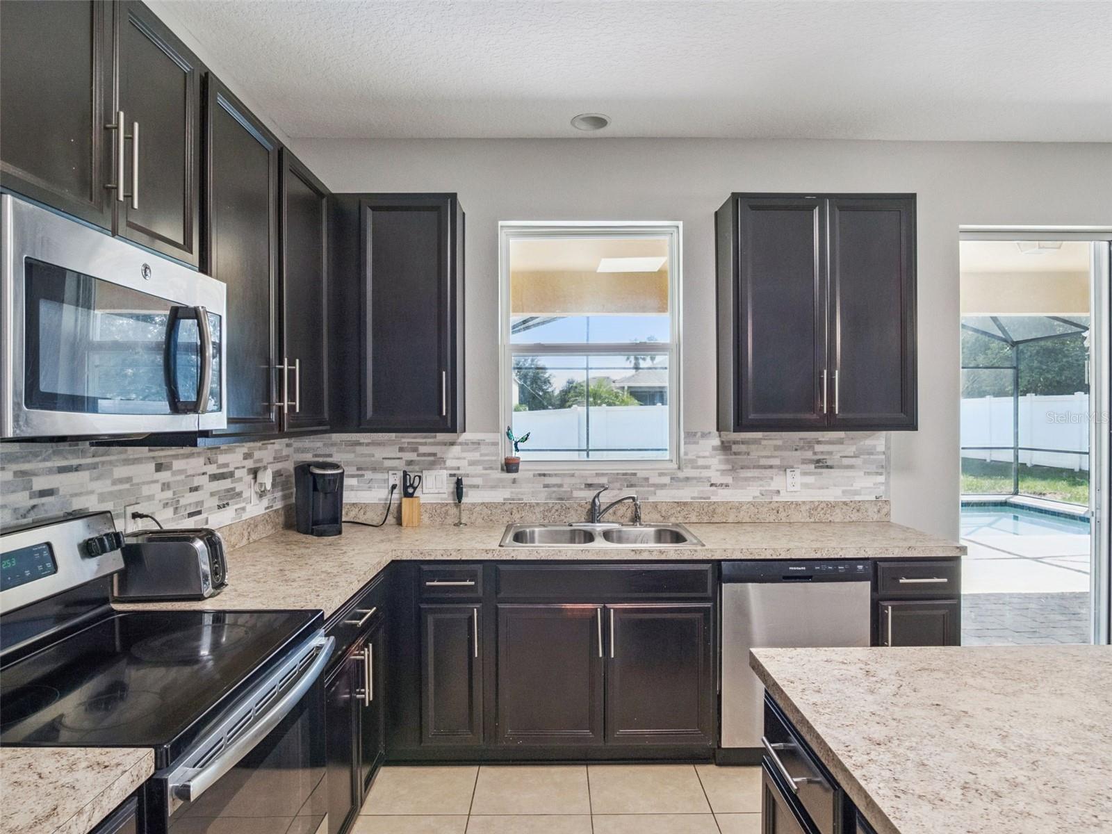 2566 LIMERICK CIR, GRAND ISLAND, FL — photo 11