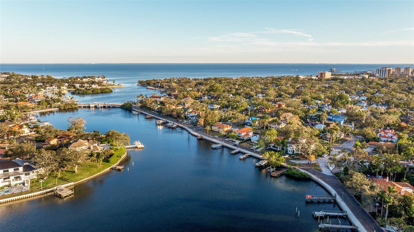 2400 COFFEE POT BLVD NE, ST PETERSBURG, FL — photo 2