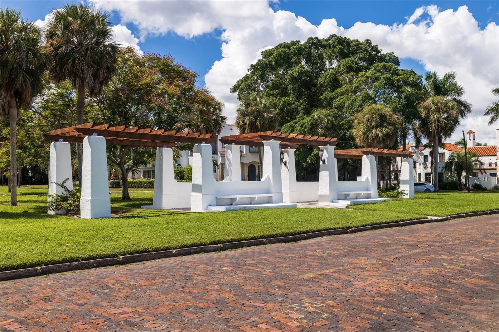 2400 COFFEE POT BLVD NE, ST PETERSBURG, FL — photo 9