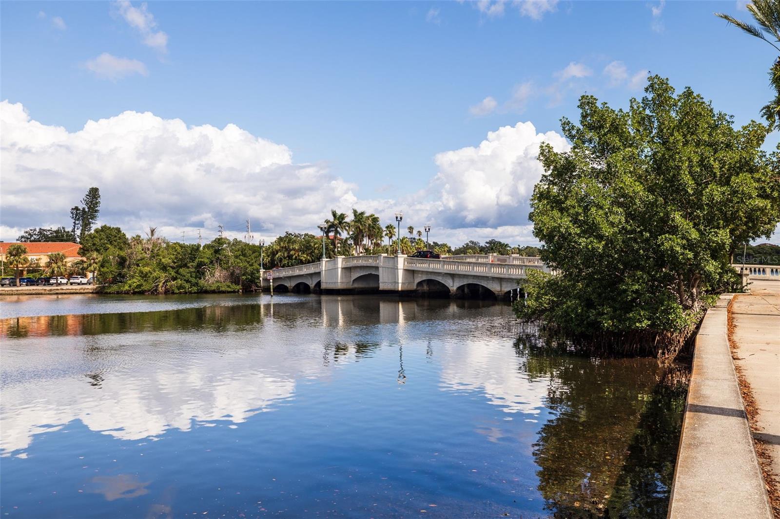 2400 COFFEE POT BLVD NE, ST PETERSBURG, FL — photo 10