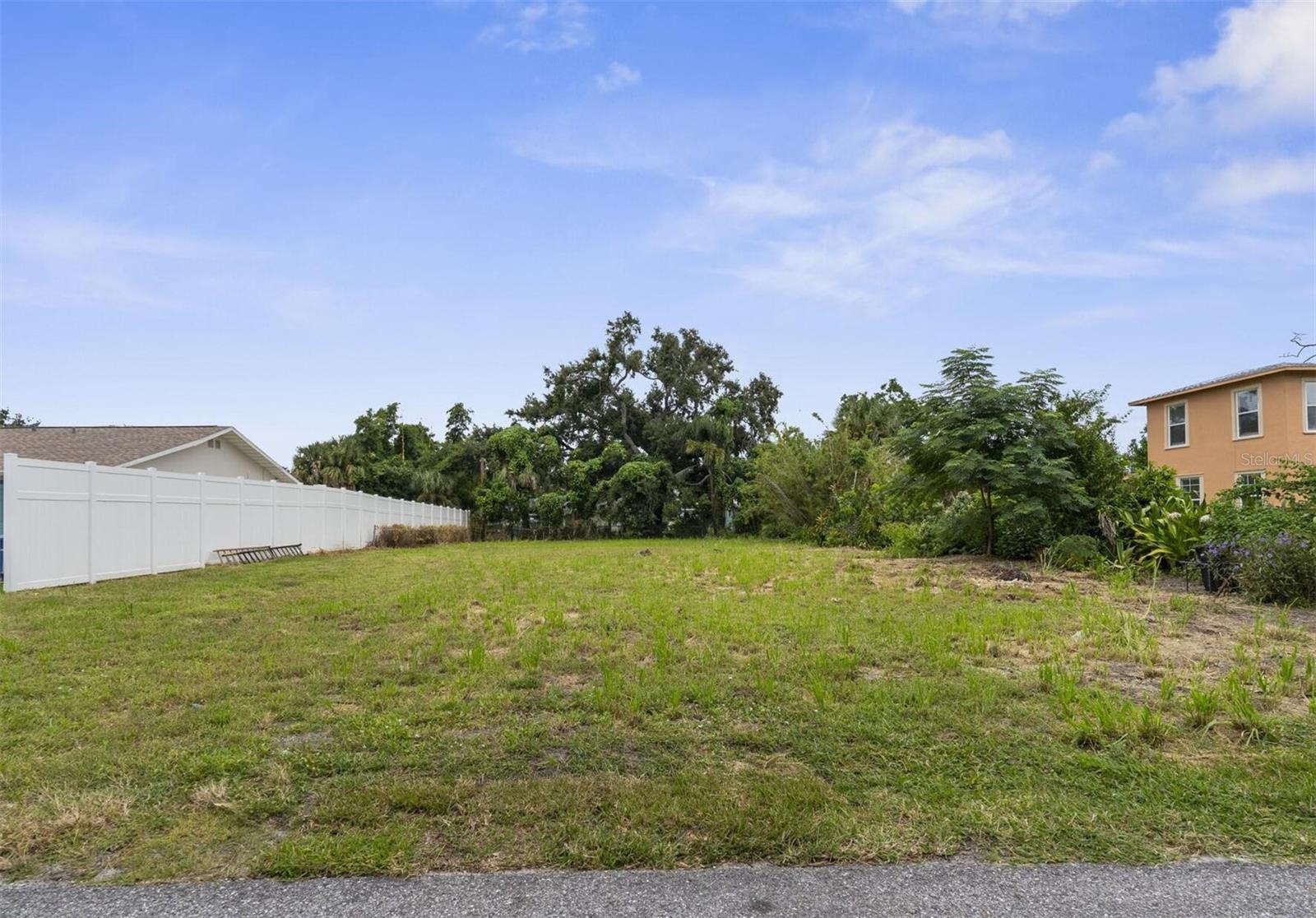 216 PAVONIA RD, NOKOMIS, FL