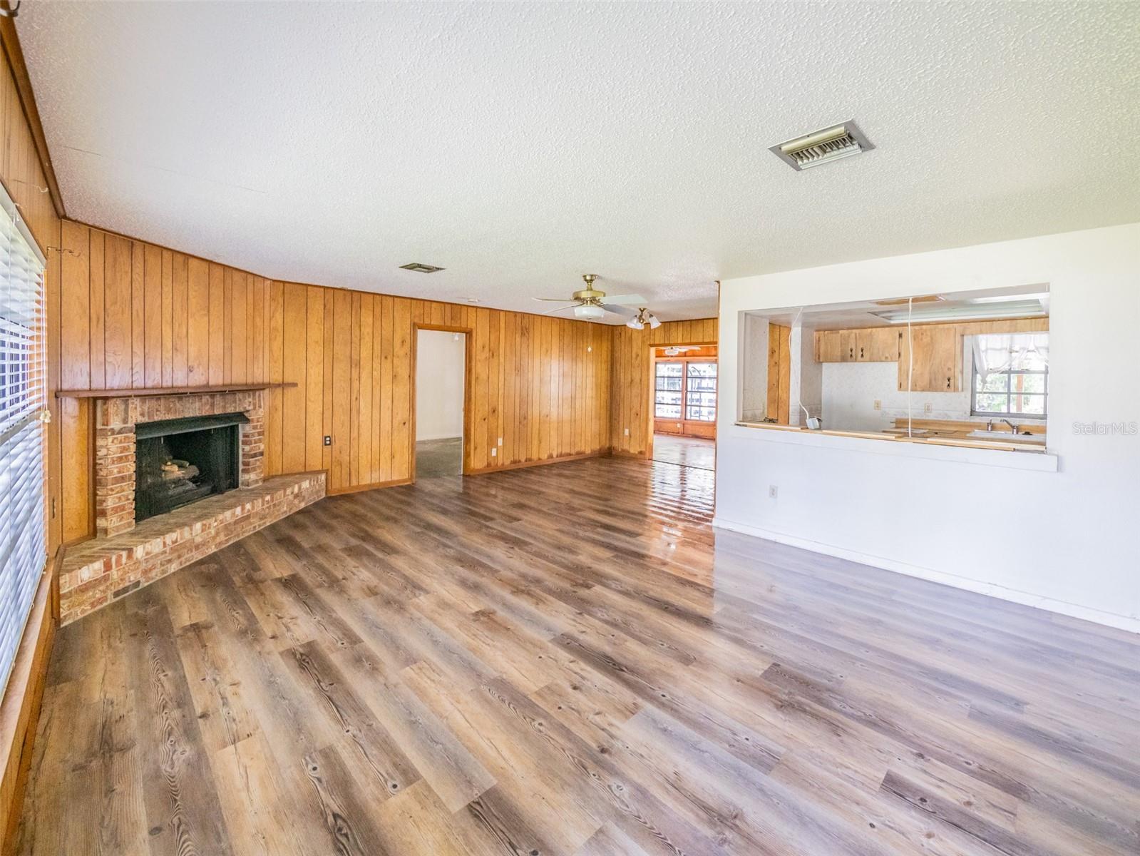55746 CARROL ST, ASTOR, FL — photo 6
