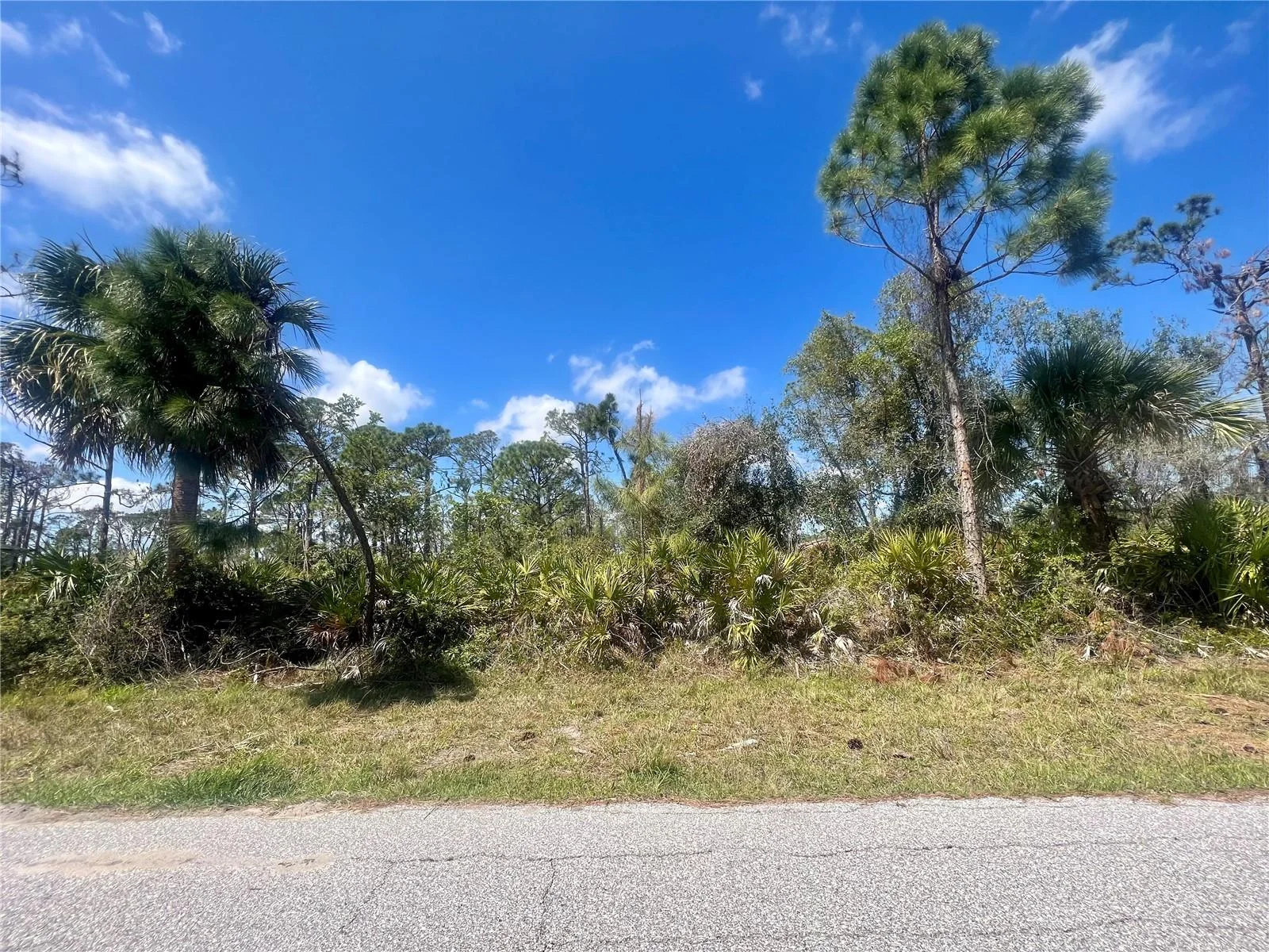5327 VENUS TER, PORT CHARLOTTE, FL — photo 2