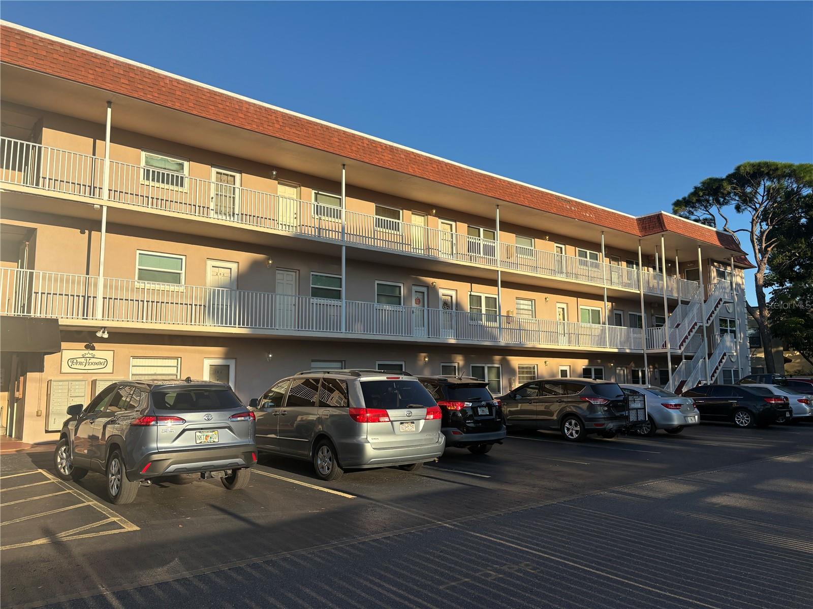 6645 1ST AVE N #307, ST PETERSBURG, FL