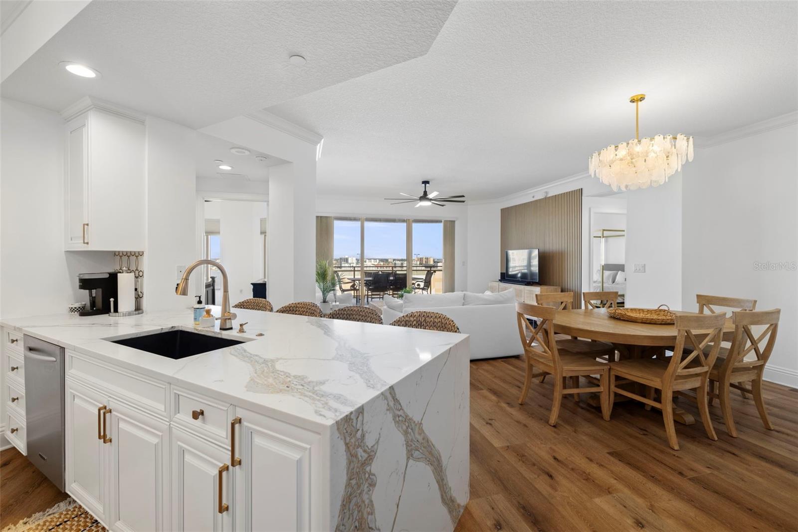11 BAYMONT ST #909, CLEARWATER BEACH, FL — photo 5