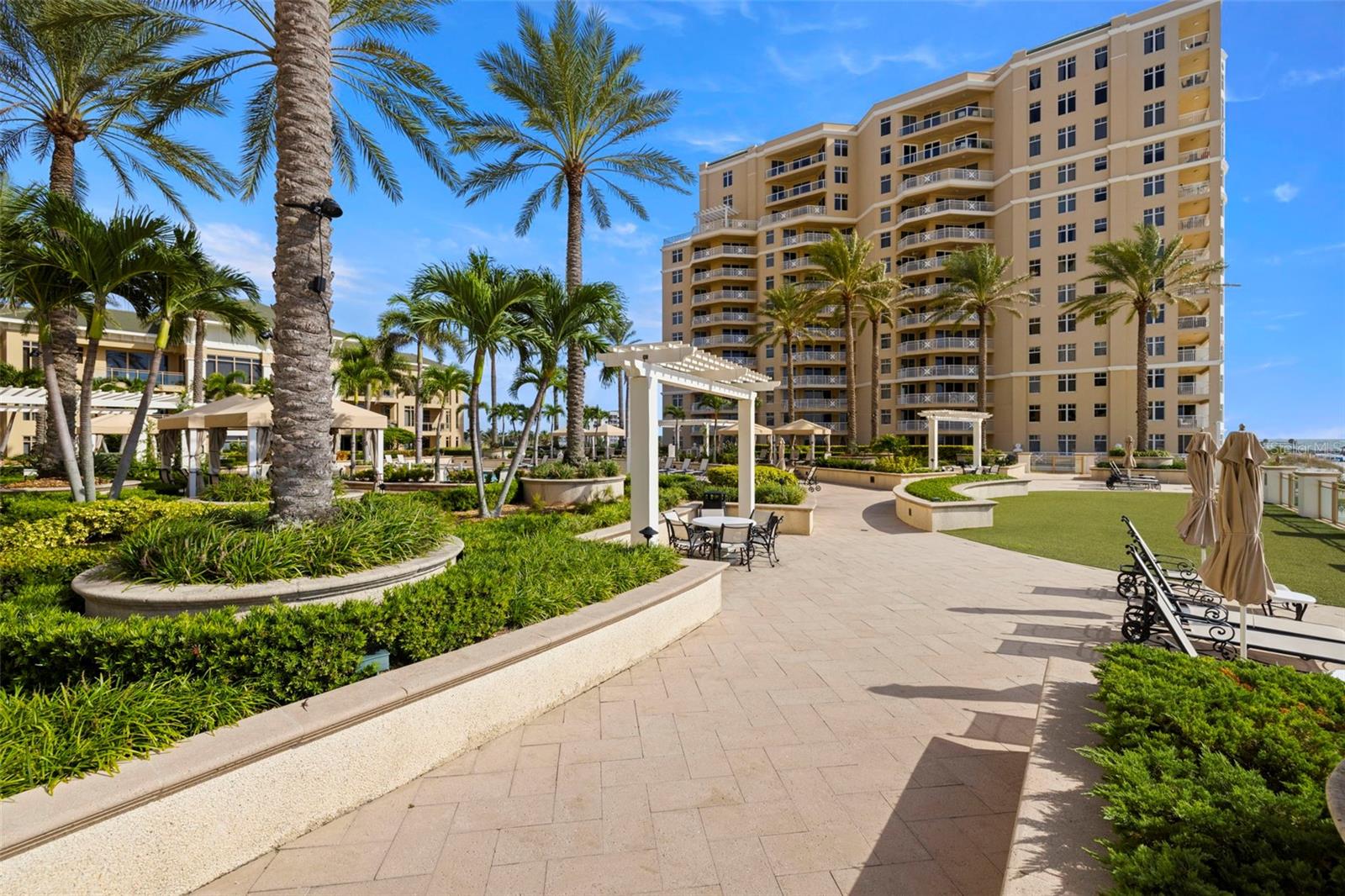 11 BAYMONT ST #909, CLEARWATER BEACH, FL — photo 24