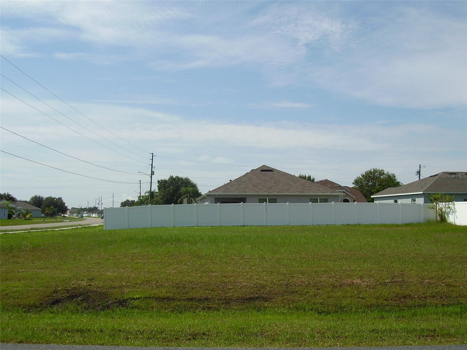 800 CARROUSEL LN, KISSIMMEE, FL