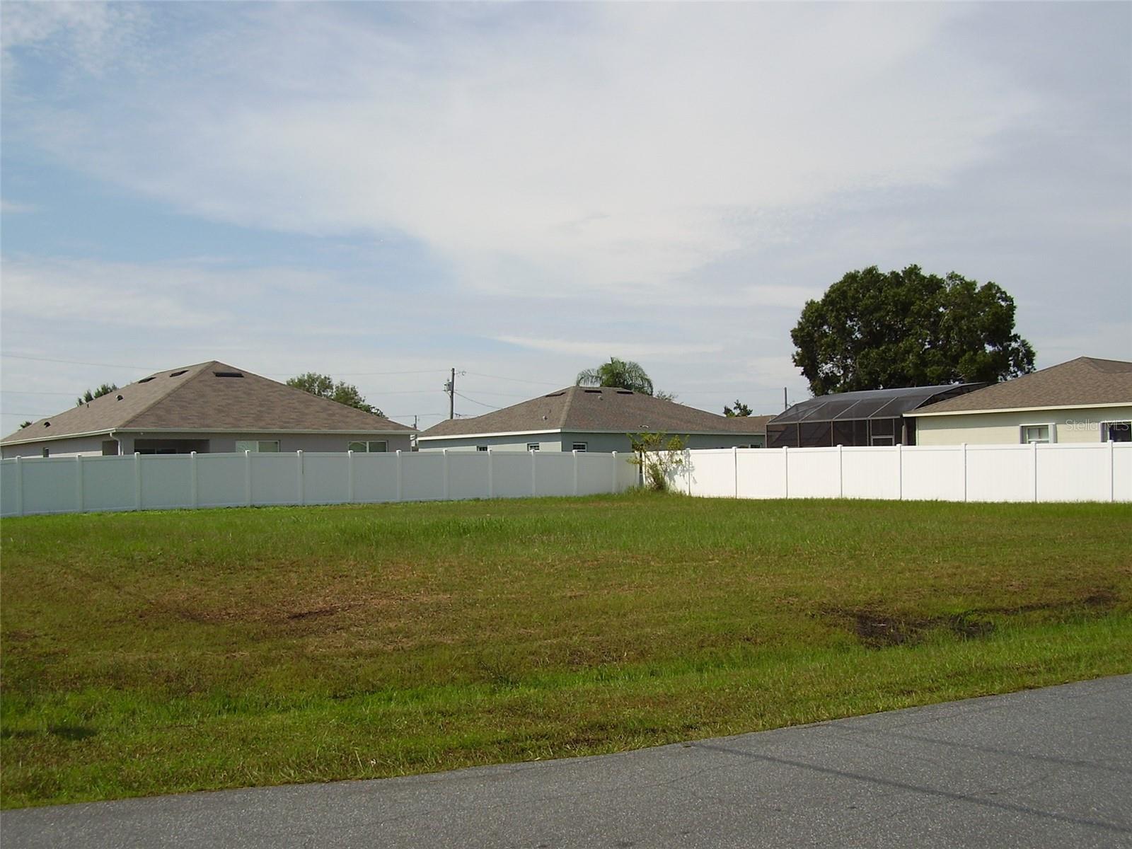 800 CARROUSEL LN, KISSIMMEE, FL — photo 2
