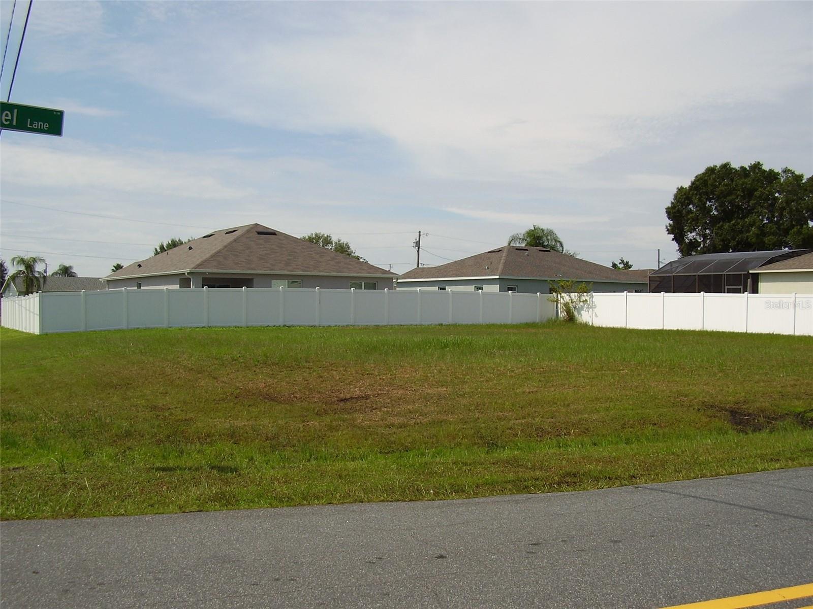 800 CARROUSEL LN, KISSIMMEE, FL — photo 3