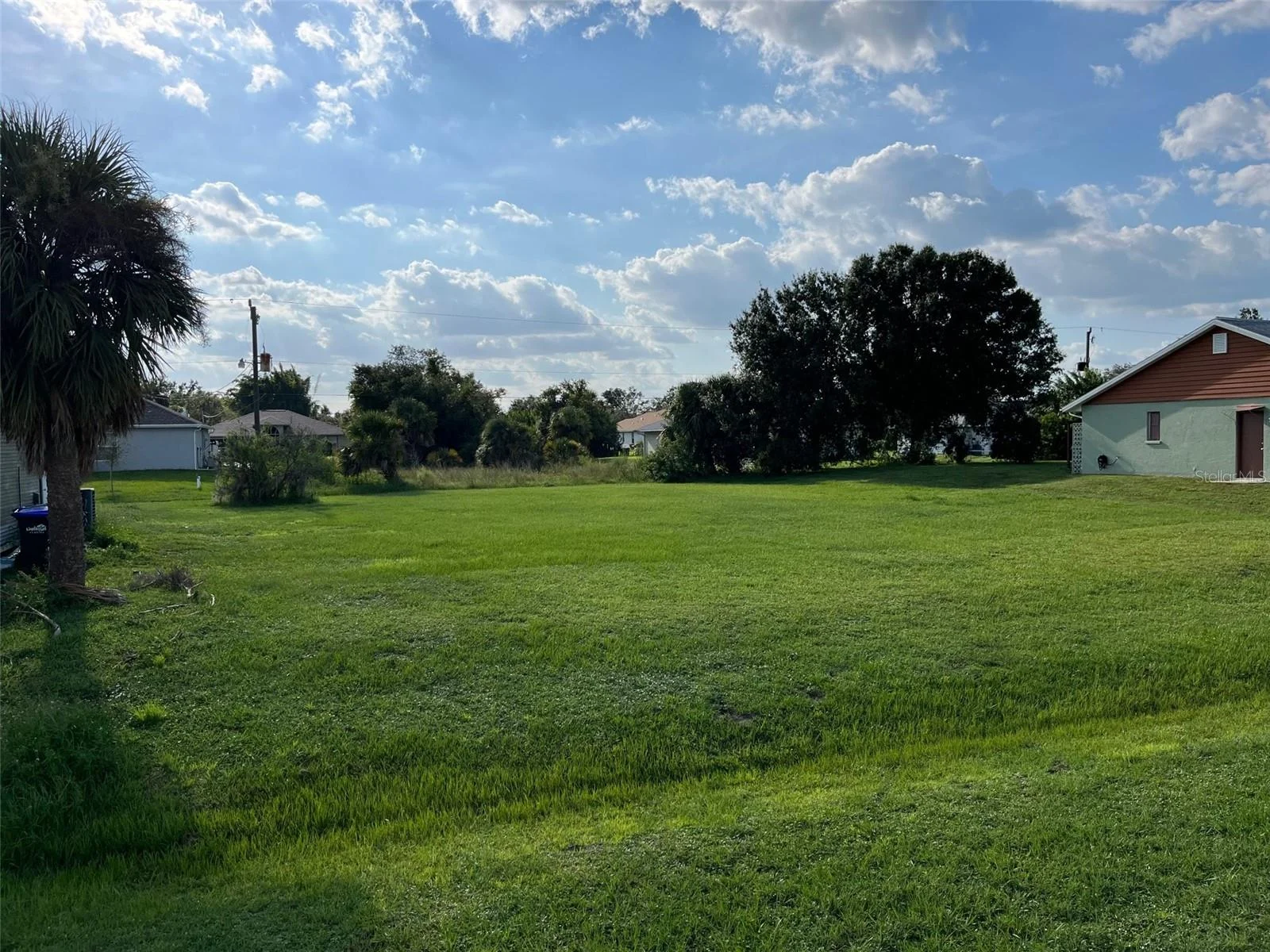 2361 S BISCAYNE DR, NORTH PORT, FL — photo 2